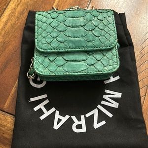 Gelareh Mizrahi mini